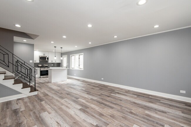 Building Photo - 106 Well St