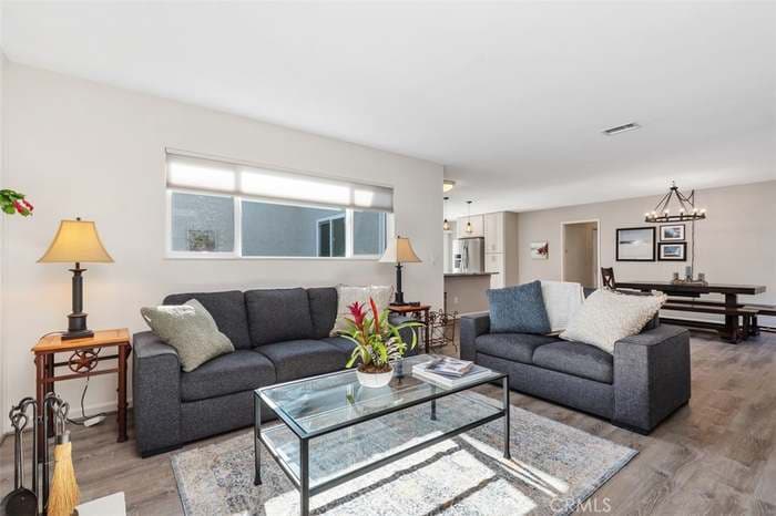 Building Photo - 15201 Nottingham Ln