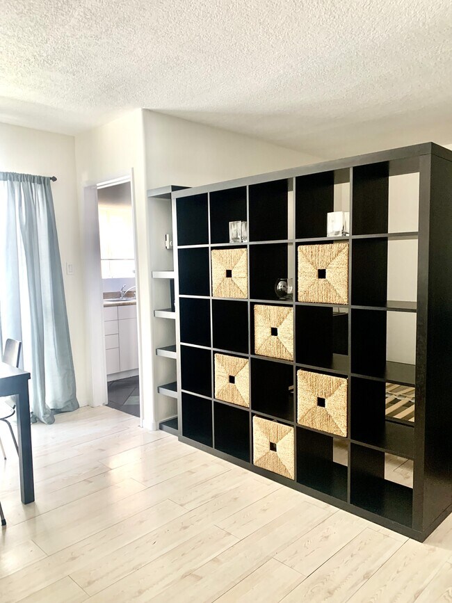 Building Photo - 960 Larrabee St