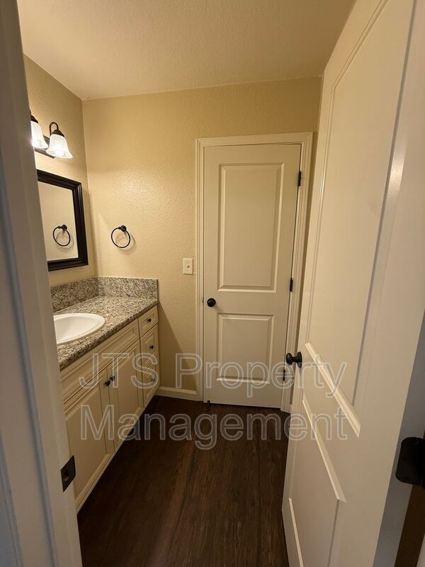 Building Photo - 5842 Alorn Ln