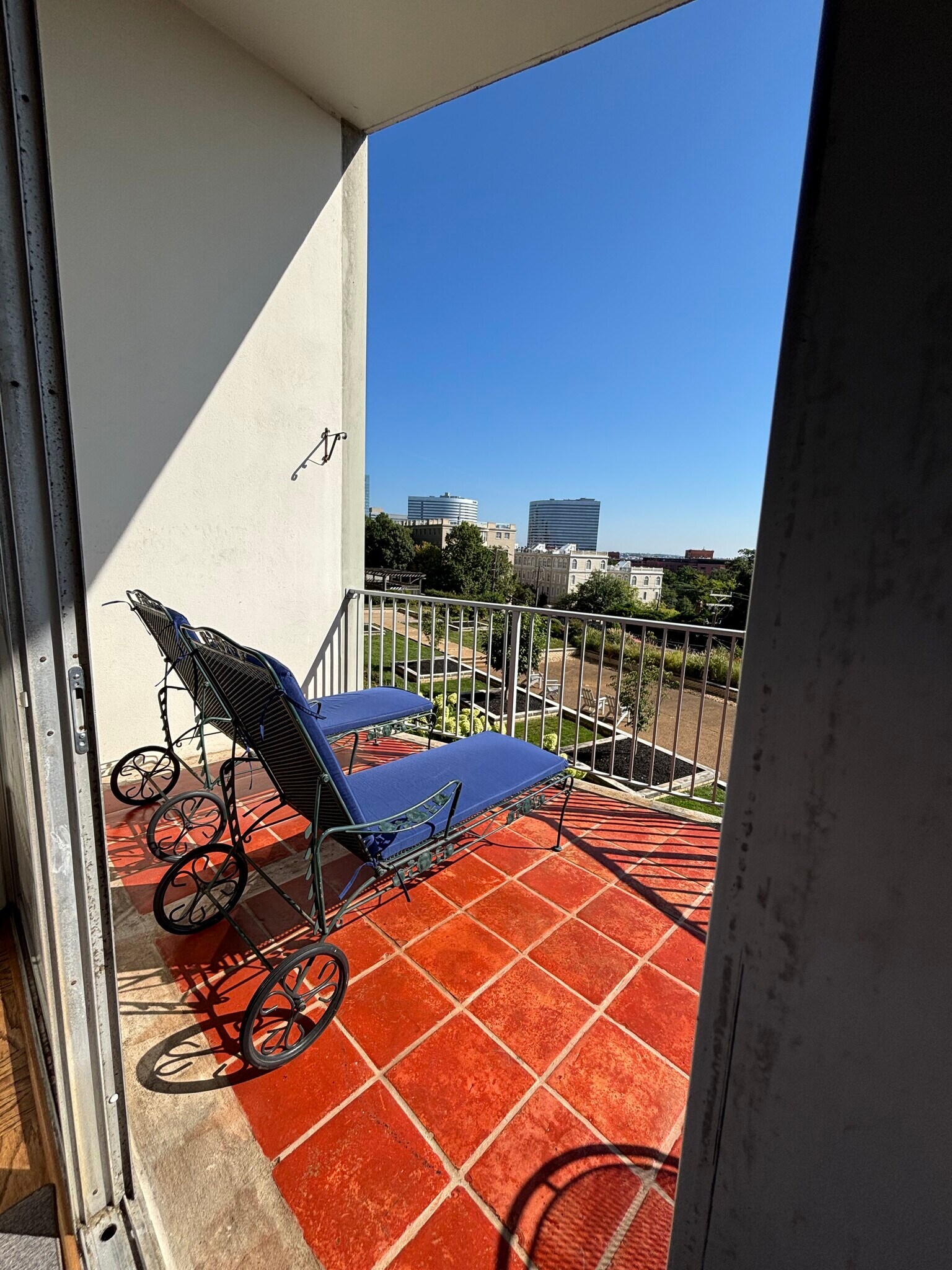 Balcony - 1200 N Nash St