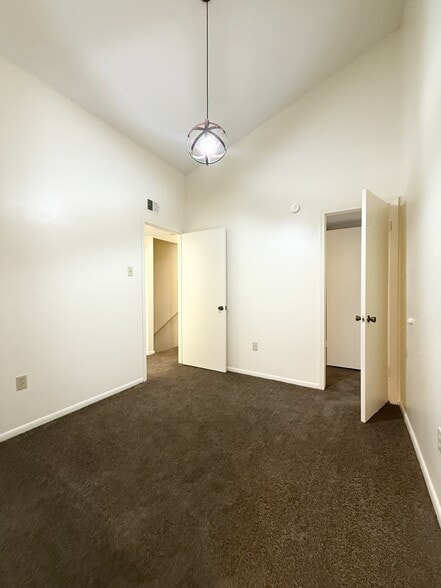 Building Photo - 1625 42nd St