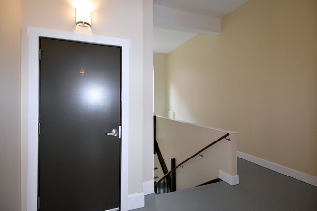 Building Photo - 2301 Mission St