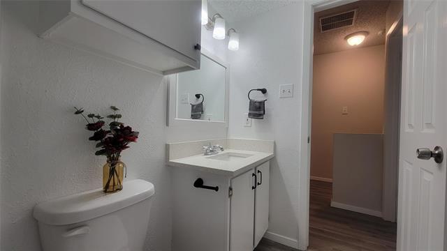 Building Photo - 4615 Country Creek Dr