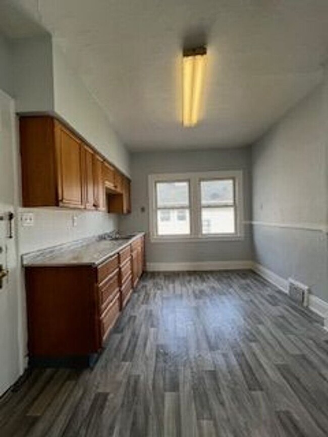 Building Photo - 3341 Desota Ave