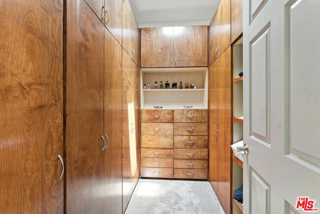 Building Photo - 5139 Collett Ave