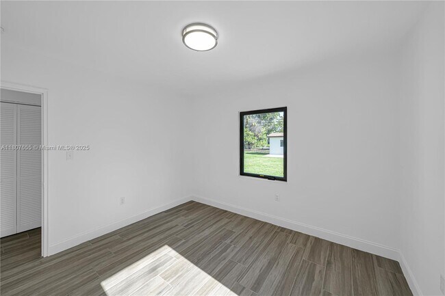 Building Photo - 5805 SW 46th Terrace