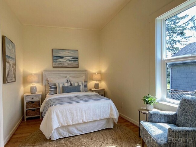 Building Photo - 201 16th St NE