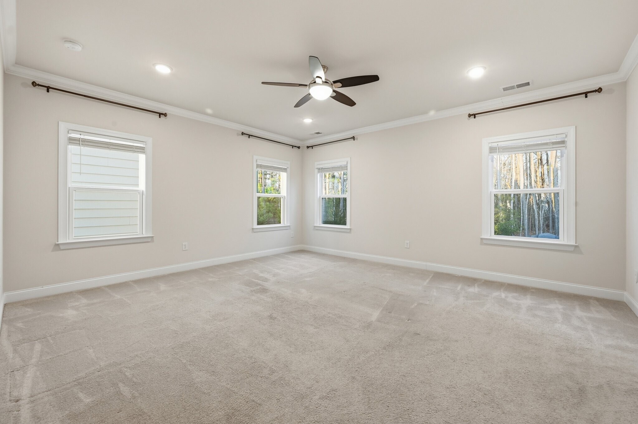 Building Photo - 829 Summit Crest Ct