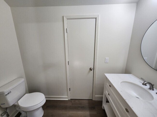 Building Photo - 1906 Alcoa Blvd