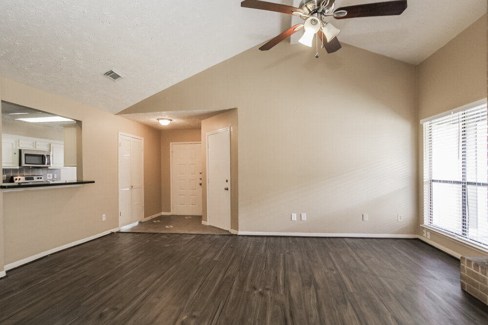 Building Photo - 3425 Benfield Dr