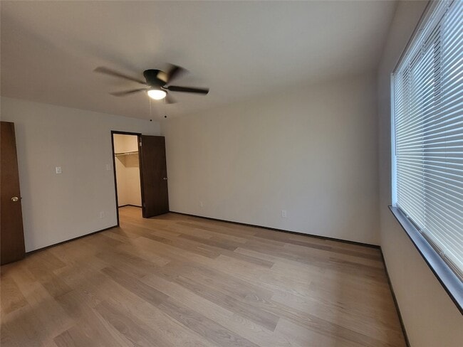 Building Photo - 7724 Val Verde Dr