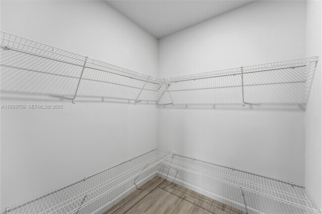 Building Photo - 1393 NW 31st St