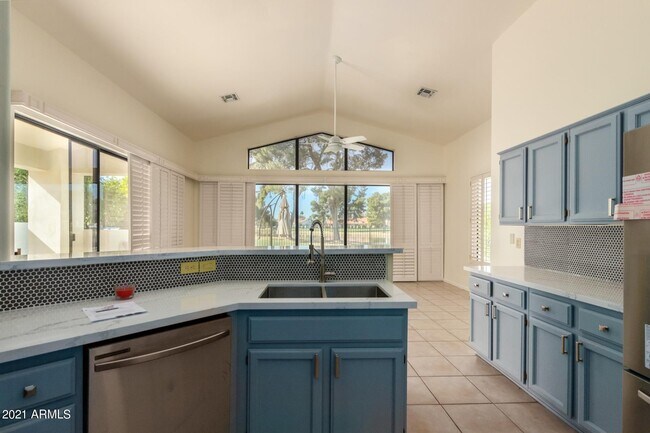 Building Photo - 4734 N Brookview Terrace