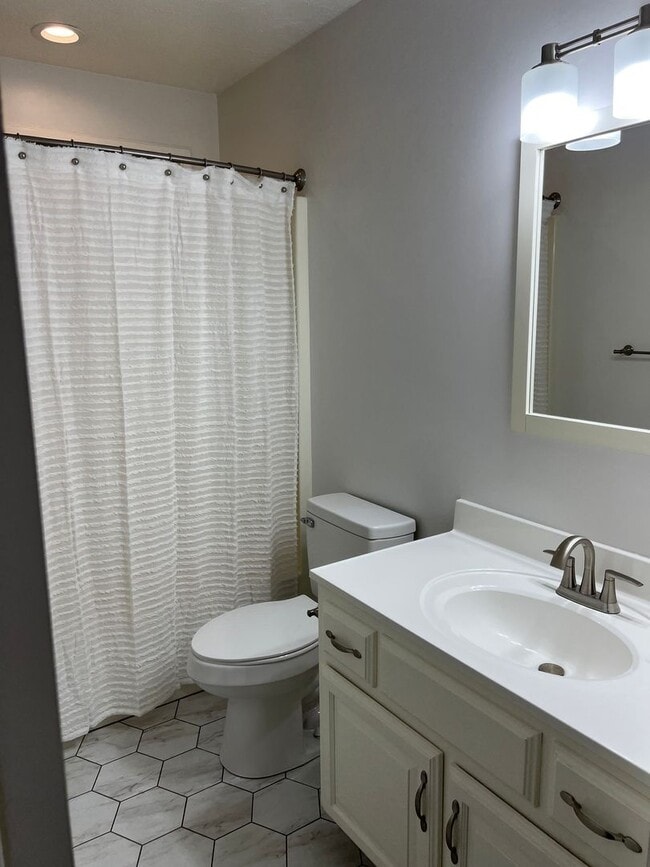 Building Photo - Galloway District RENTAL!  3-Bed, 2-Bath, 2-Car Garage