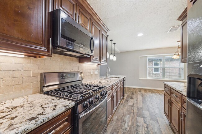 Building Photo - 2622 Strait Ln