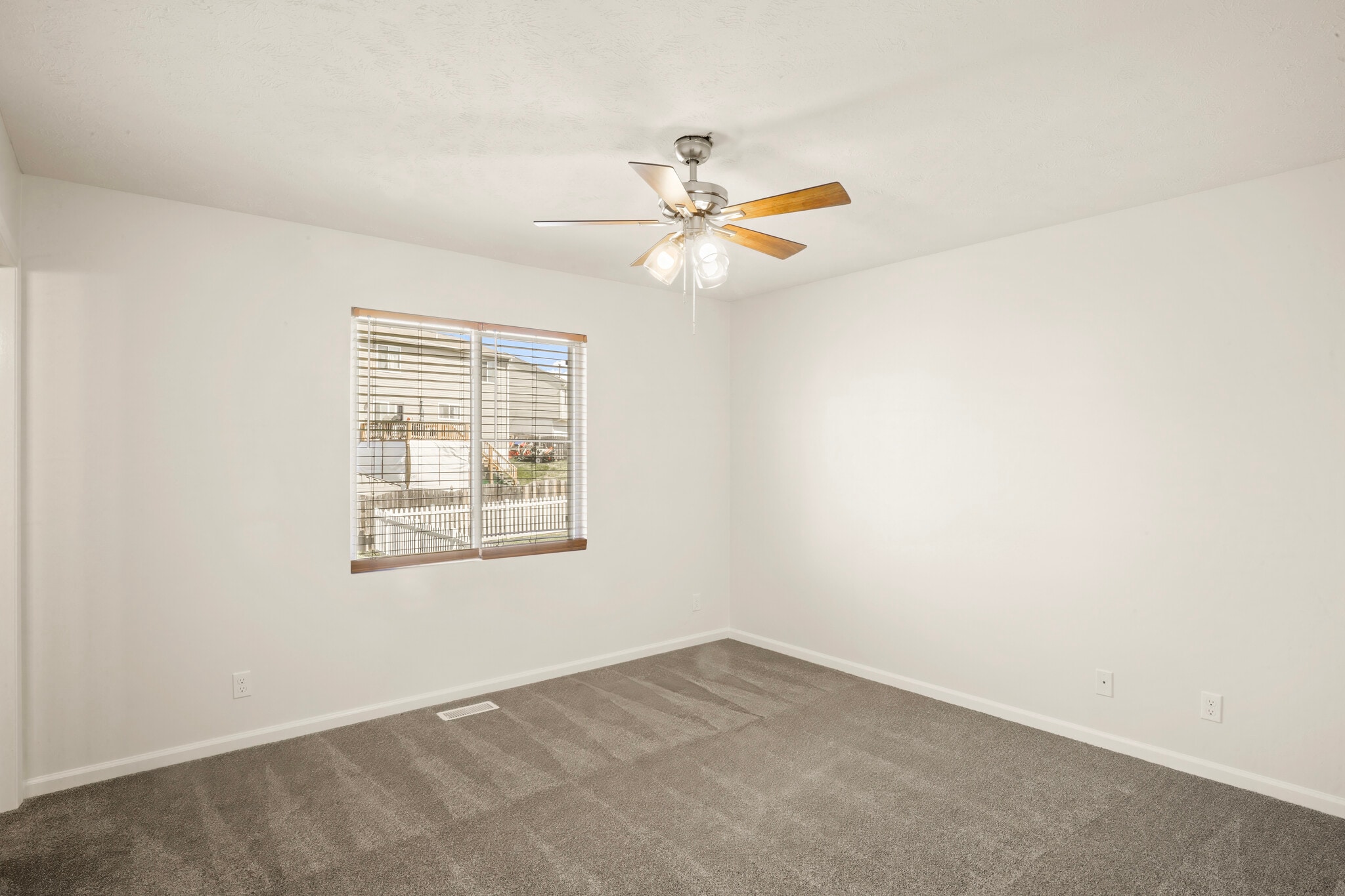 Building Photo - 2710 Mesa St