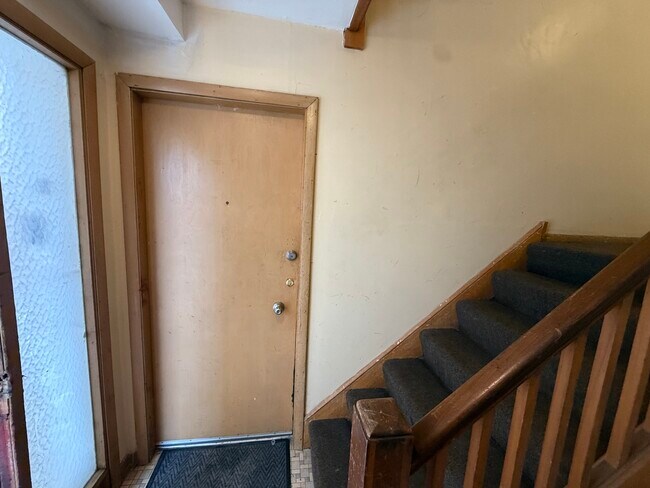 Building Photo - 11137 S Emerald Ave