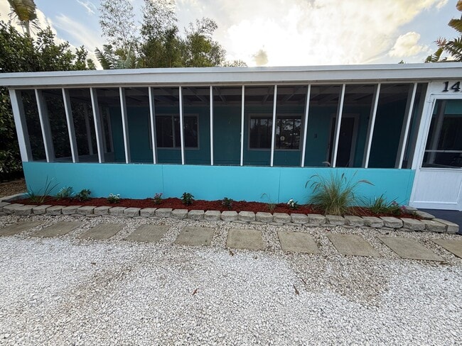 Building Photo - 1413 SW 23rd Ave