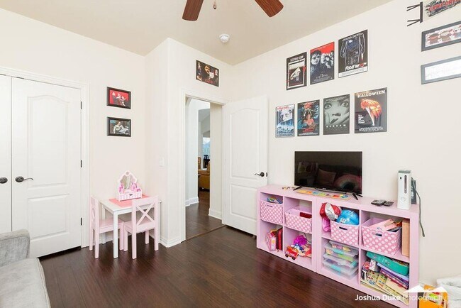 Building Photo - Stunning home in Hamptons Subdivision w/an office! Near Stonebridge Meadows GC!