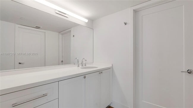 Building Photo - 555 NE 34th St