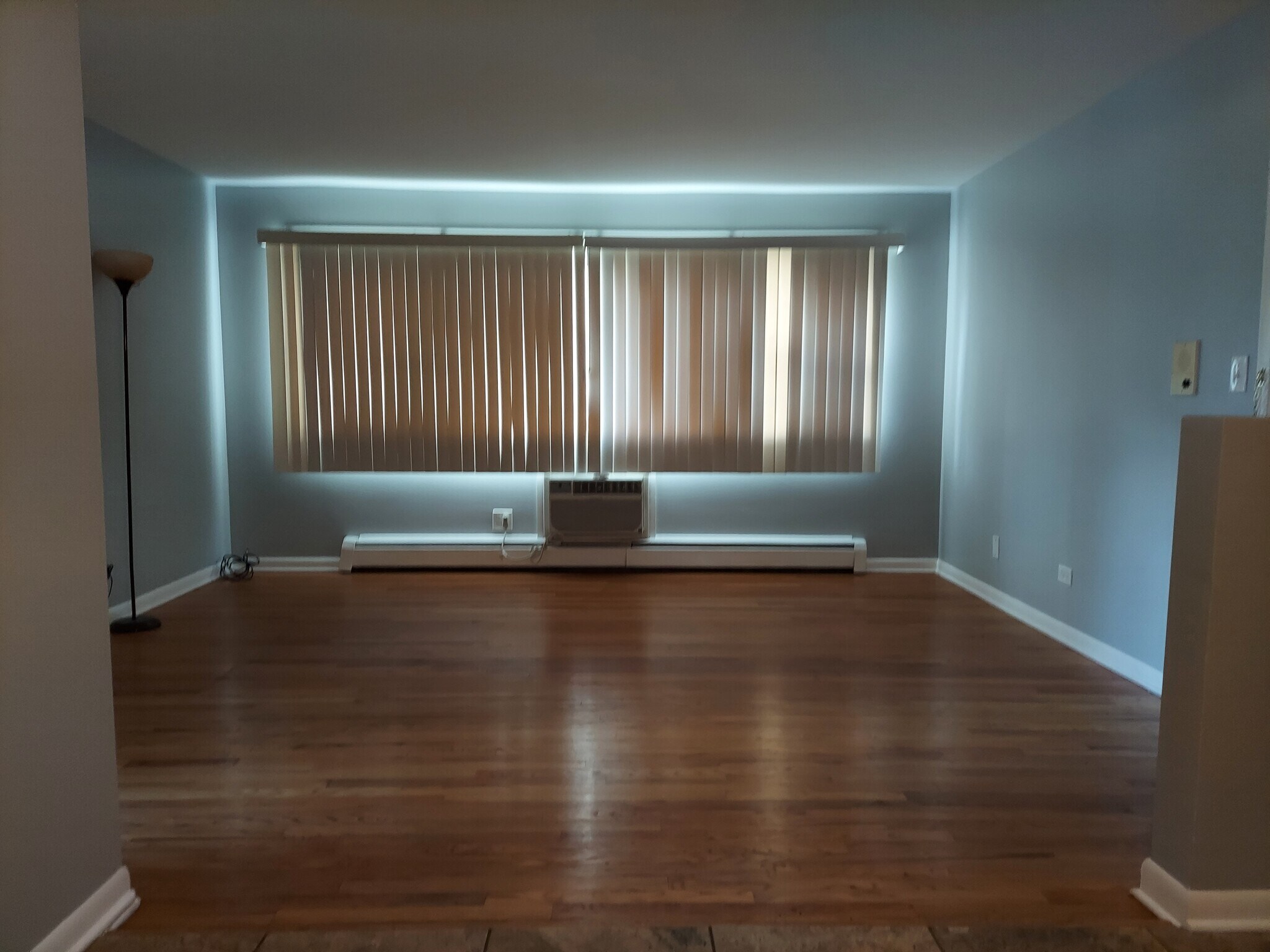 Building Photo - 320 Beach Ave