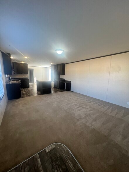 Building Photo - 130 Shiawassee River Dr