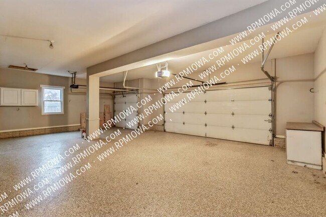 Building Photo - 1204 NW 26th St