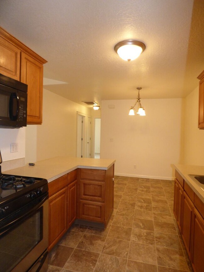 Building Photo - 3536-3538 Fisher Ct NE Salem, OR 97305