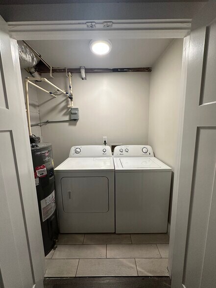 Building Photo - 569 Woods Dr NW