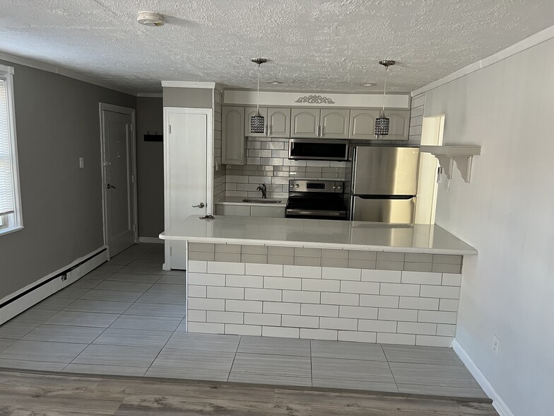 Building Photo - 18 West Ave