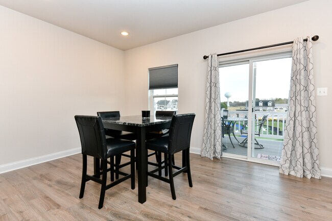 Kitchen/Dining - 36015 Auburn Way