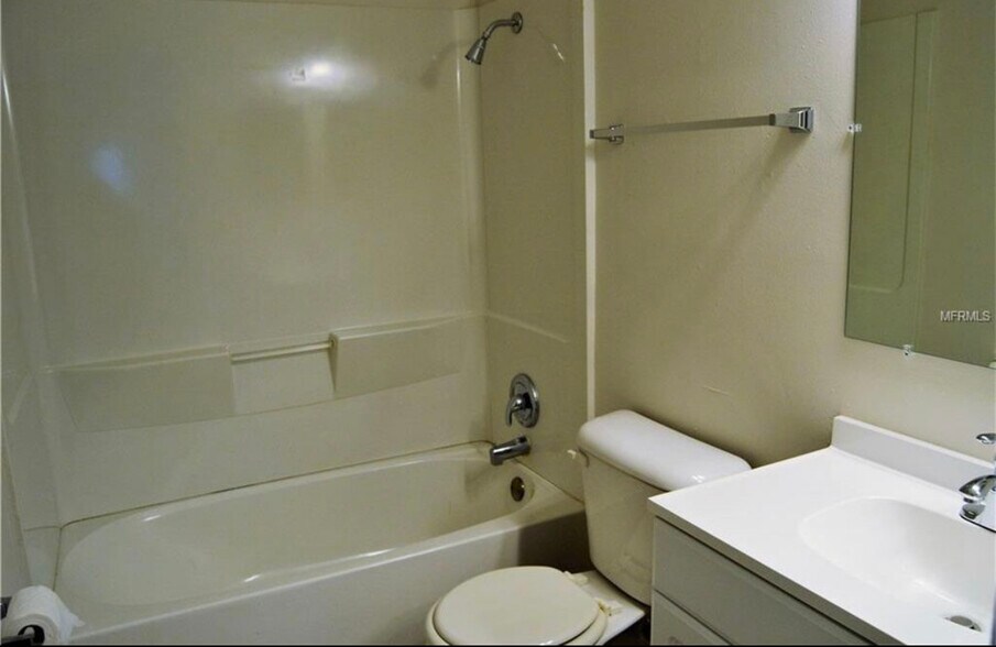 Bath 2 - 2638 Beal St