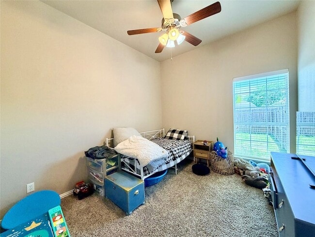 Building Photo - 1506 Poinsettia Blvd