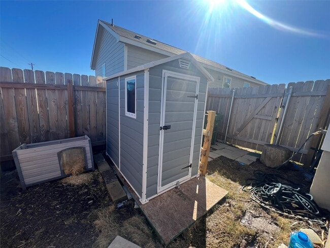 Building Photo - 520 Commander Abbott Dr