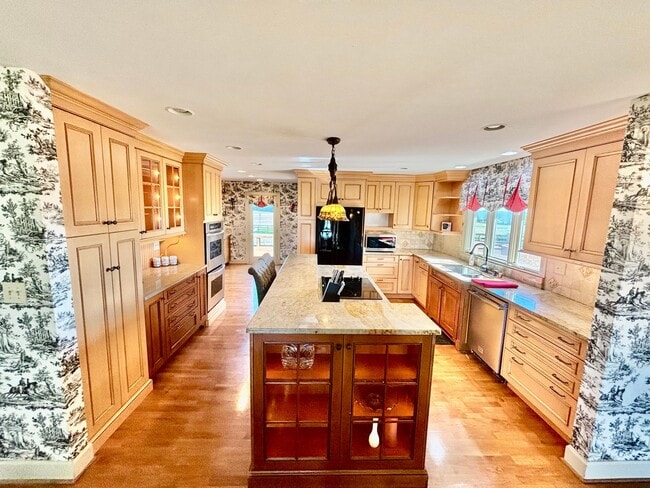 Building Photo - Escape to Luxury: Your Private Oasis on a ...