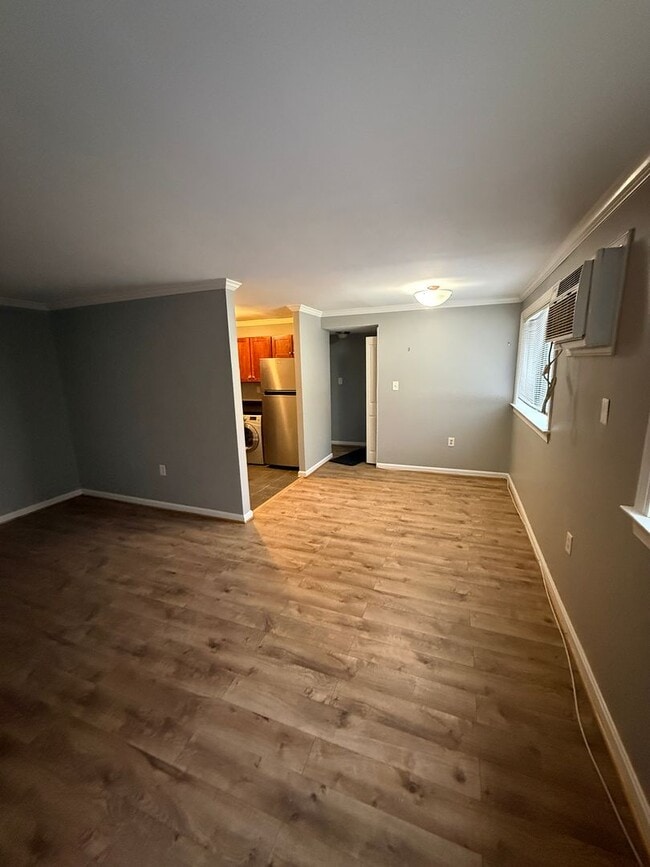 Building Photo - Cozy 1 Bedroom 1 Bathroom Condo- Conveniently Located at DC line