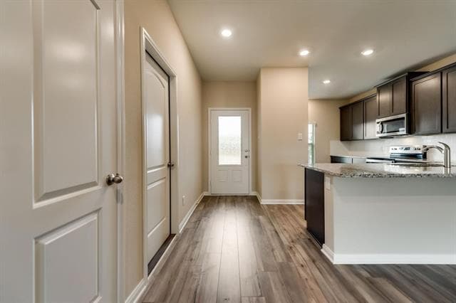 Building Photo - 318 Sweet Pea Ln