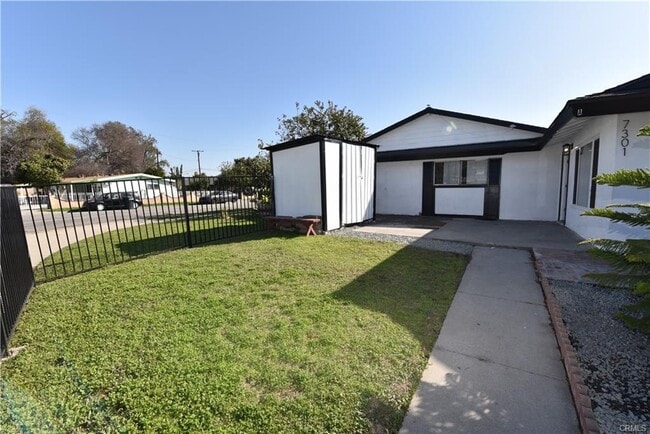 Building Photo - 7301 Braeburn St