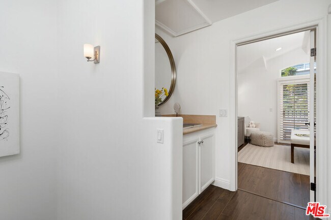 Building Photo - 6436 Lunita Rd