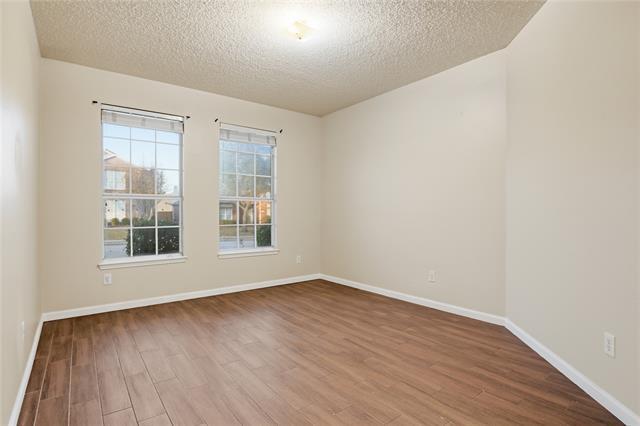 Building Photo - 728 Dandelion Dr