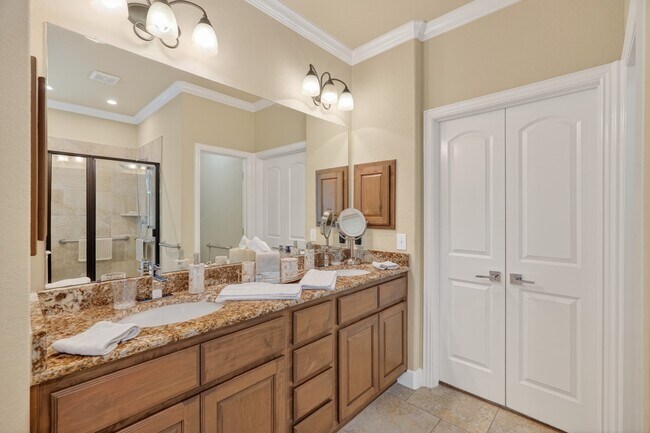 Building Photo - 55 S Victoriana Cir