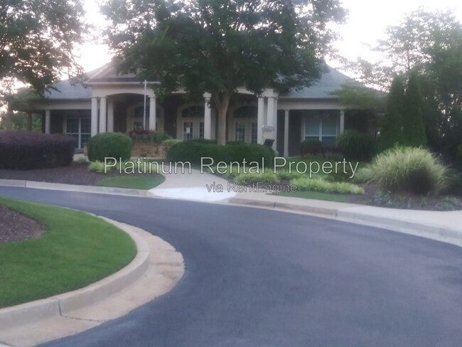Building Photo - 221 Balaban Cir