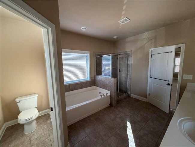 Building Photo - 3095 Carrick Rd