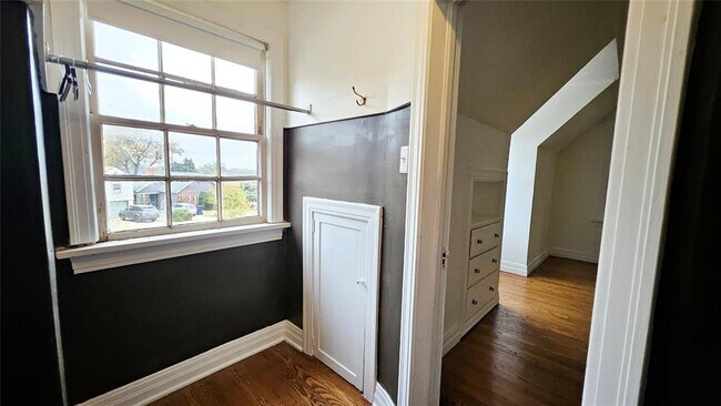 Building Photo - 2108 NW 25th St