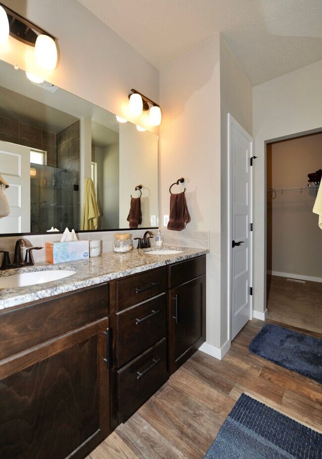 Building Photo - Gated Community in Soleil Parc/CDA Place