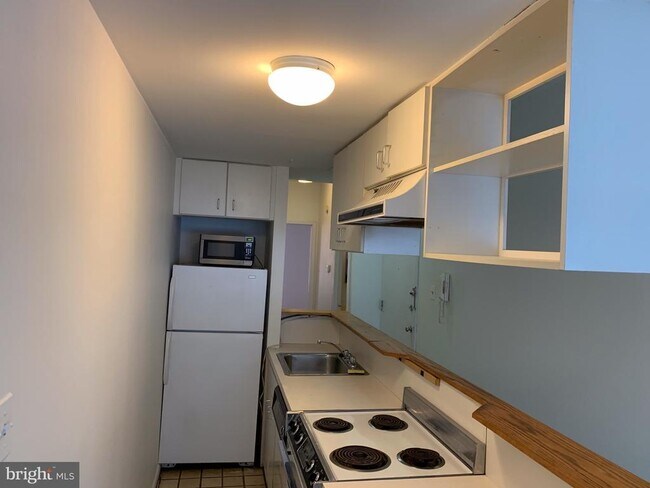 Primary Photo - 1203 Locust St