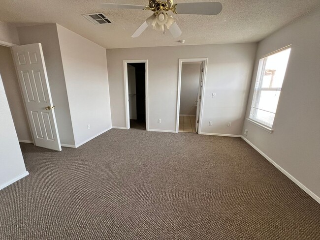 Building Photo - PRICED TO RENT QUICKLY !!