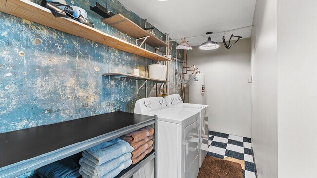 Building Photo - Downtown Loft for Lease