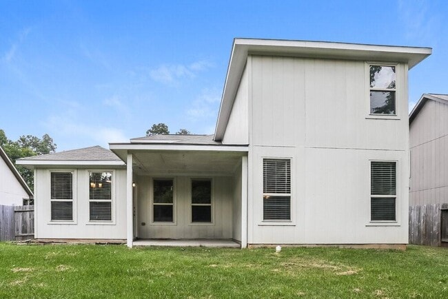 Building Photo - 719 Springwood Dr